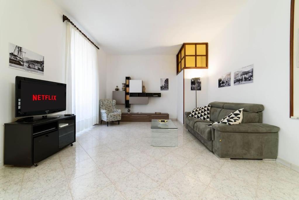 Casa Vacanze “In Centro” Salerno Exterior foto
